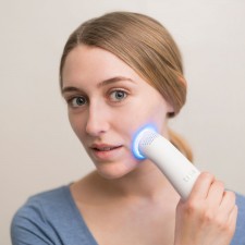 Tria Positively Clear fényterápiás készülék, FDA minősítéssel - kék fénnyel - Akne kezelő készülék az arc, nyak, mellkas és a hát kezelésére | TRIA-3379A